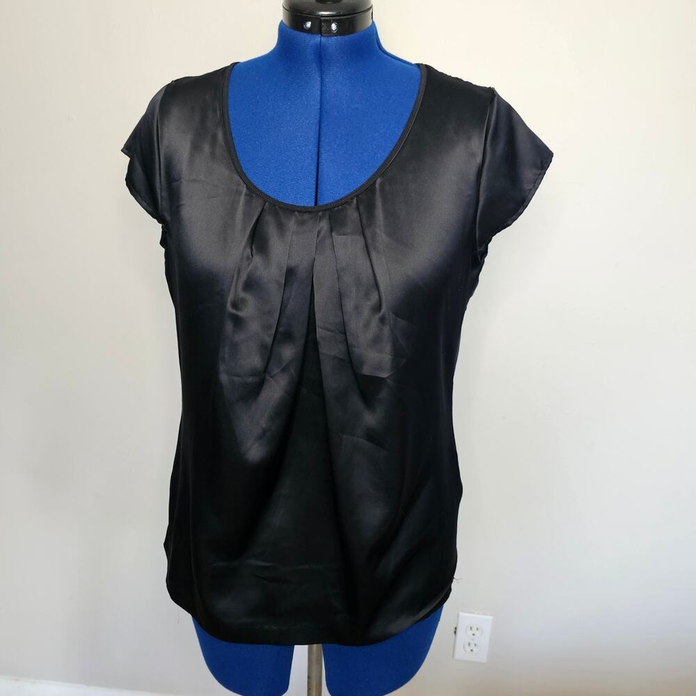 Liz Claiborne Black Satin sleeveless top with pleated neckline Size M